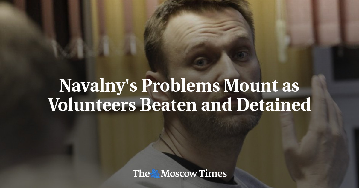 Masalah Navalny meningkat saat sukarelawan dipukuli dan ditahan