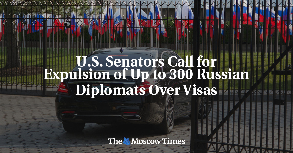 U.S. Senators Call For Expulsion Of Up To 300 Russian Diplomats Over ...