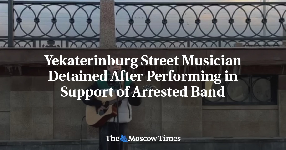 Yekaterinburg Street Musician Detained After Performing in Support of Arrested Band