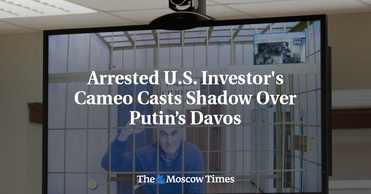 Tertangkapnya cameo investor AS membayangi Davos Putin