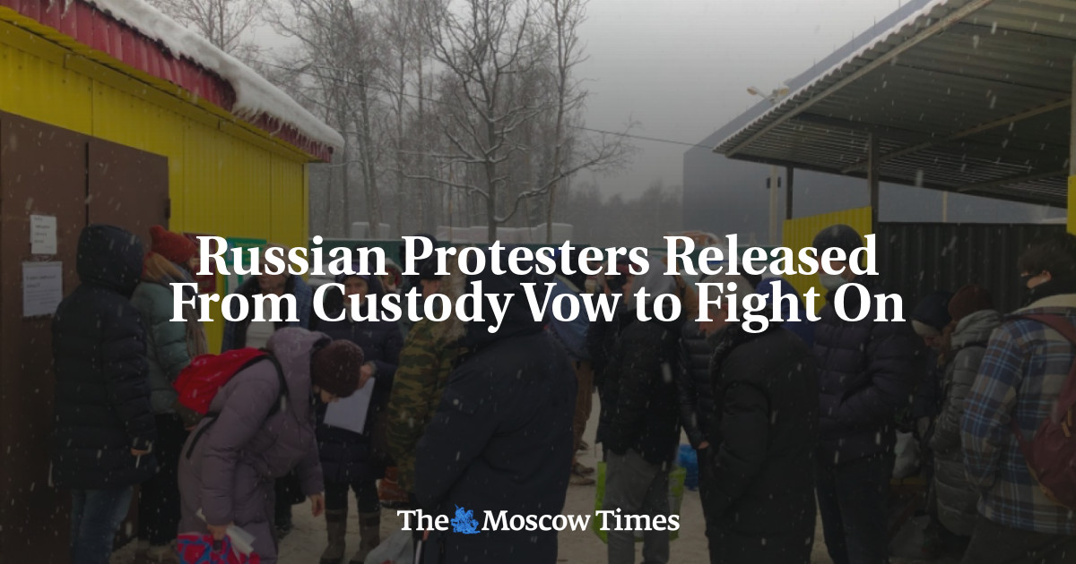 Pengunjuk rasa Rusia yang dibebaskan dari penahanan bersumpah untuk terus berjuang