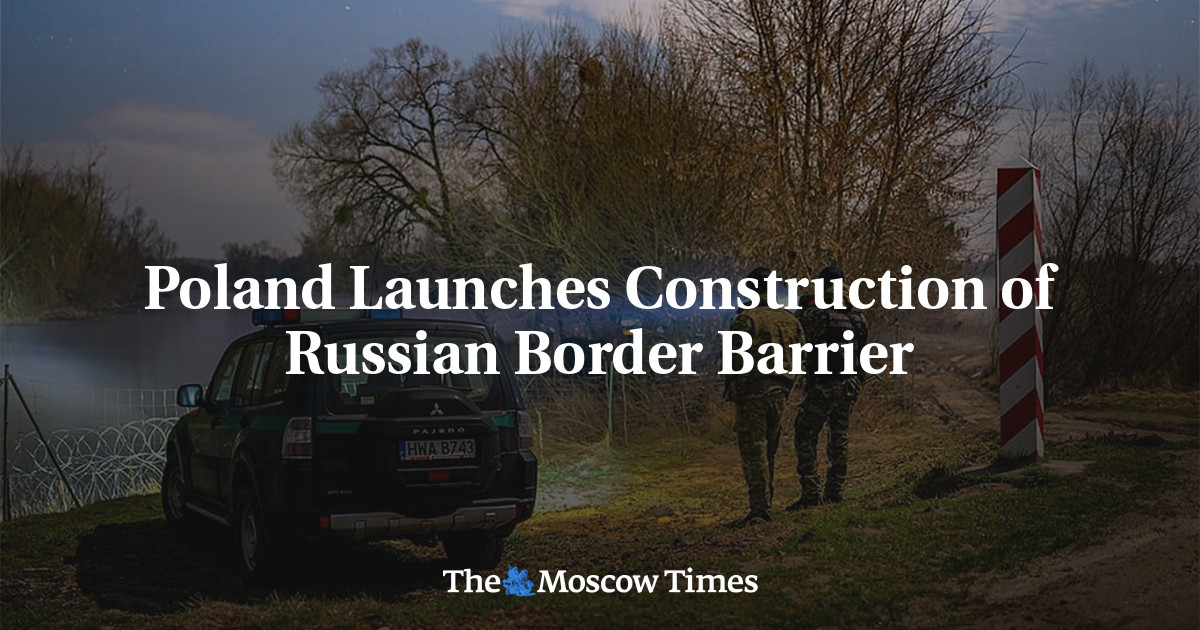 Polandia memulai pembangunan penghalang perbatasan Rusia