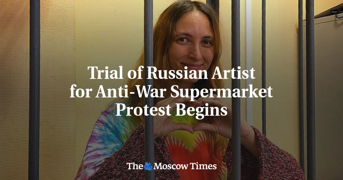 Начался суд над российским художником за антивоенный протест в супермаркете