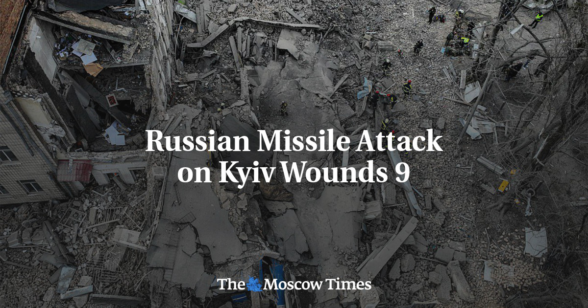 Ракетный удар России по Киеву ранил девять человек