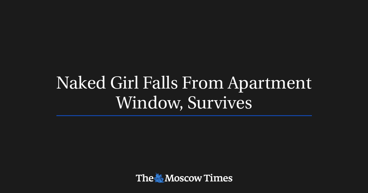 Naked Girl Falls From Apartment Window Survives 4736
