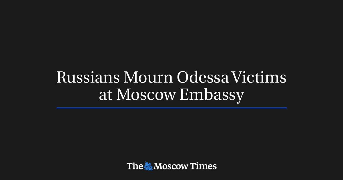 Russians Mourn Odessa Victims at Moscow Embassy