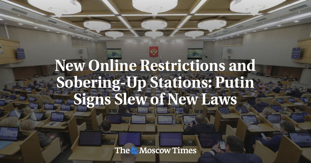 Pembatasan online baru dan stasiun serius: Putin menandatangani banyak undang-undang baru