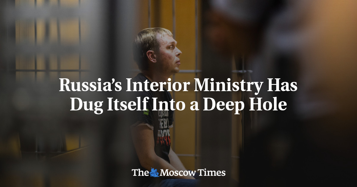 Kementerian Dalam Negeri Rusia telah menggali lubang yang dalam