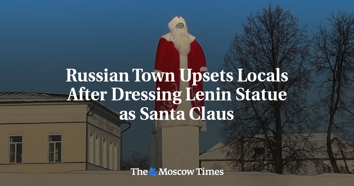 Russian Town Upsets Locals After Dressing Lenin Statue as Santa Claus