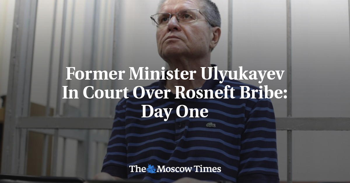 Mantan menteri Ulyukayev di pengadilan atas suap Rosneft: hari pertama