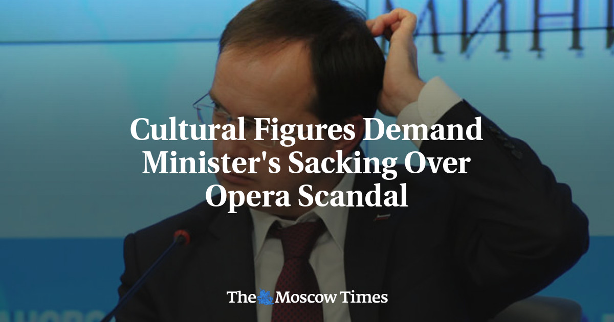 Tokoh budaya menuntut pemecatan menteri karena skandal opera
