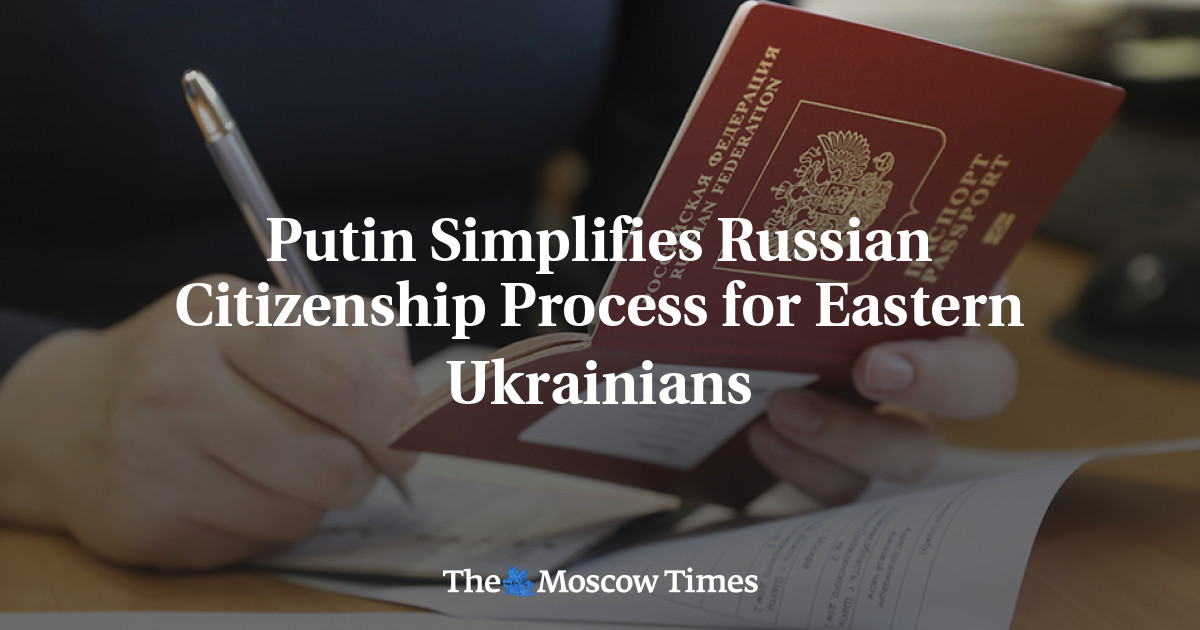 Putin menyederhanakan proses kewarganegaraan Rusia untuk Ukraina timur