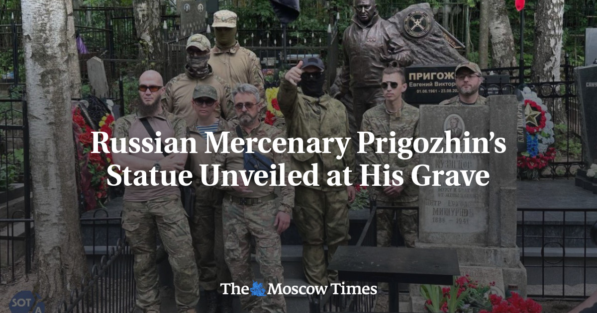 Russian Mercenary Prigozhin’s Statue Unveiled at His Grave