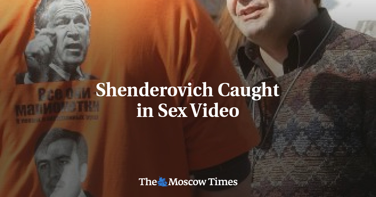 Qora ayollar omma oldida