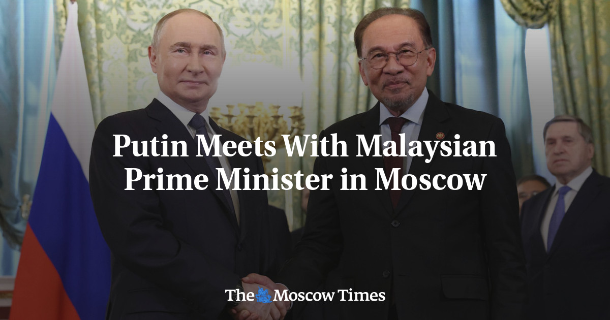 Putin Meets With Malaysian Prime Minister in Moscow