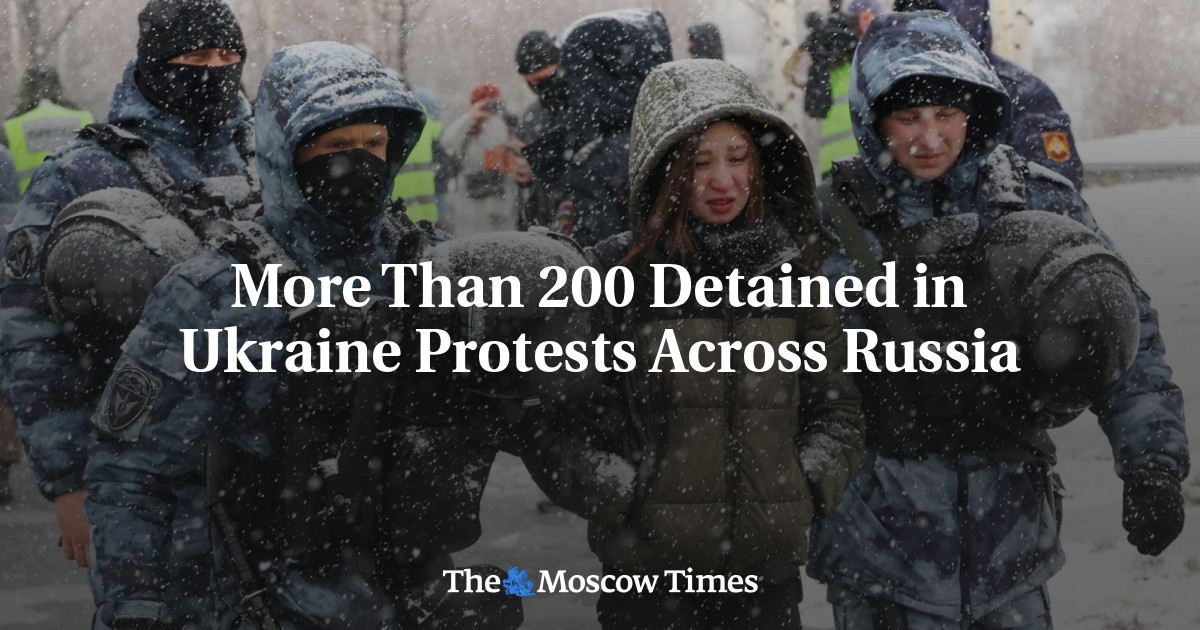 More Than 200 Detained In Ukraine Protests Across Russia - The Moscow Times