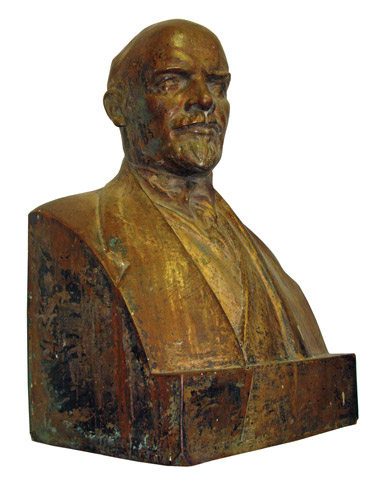 Topeng Kematian Lenin yang Kontroversial Dijual di AS