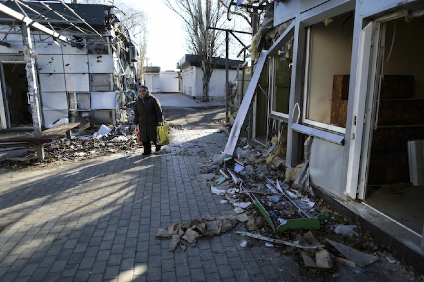 Ukraine Military Says Russian Forces Involved in Attack on Donetsk Airport