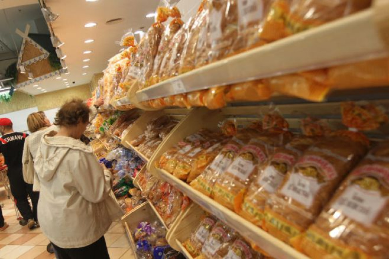 As Economy Crumbles, Some Russians Might Need Coupons to Pay for Bread