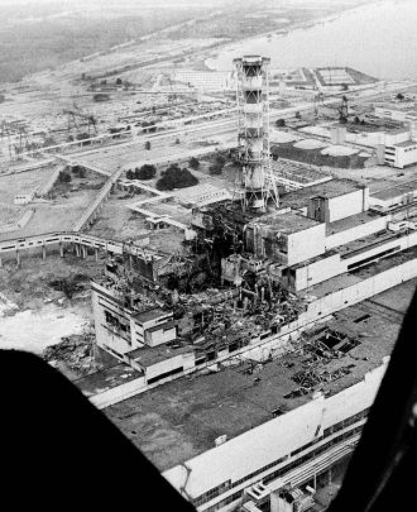6698円 チェルノブイリ・クライシス 原発 事故 資料集 写真 記録
