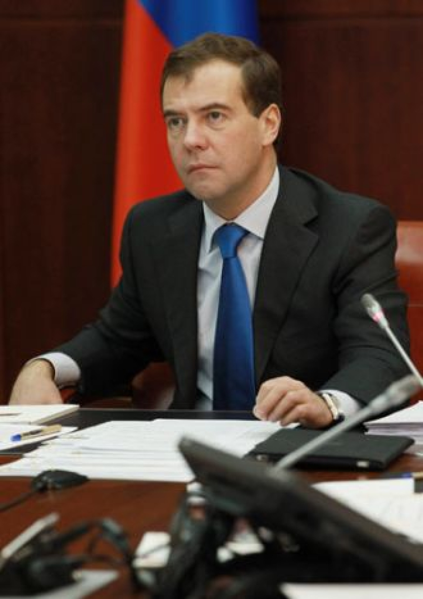 Medvedev Plays 'Good Tsar' Online