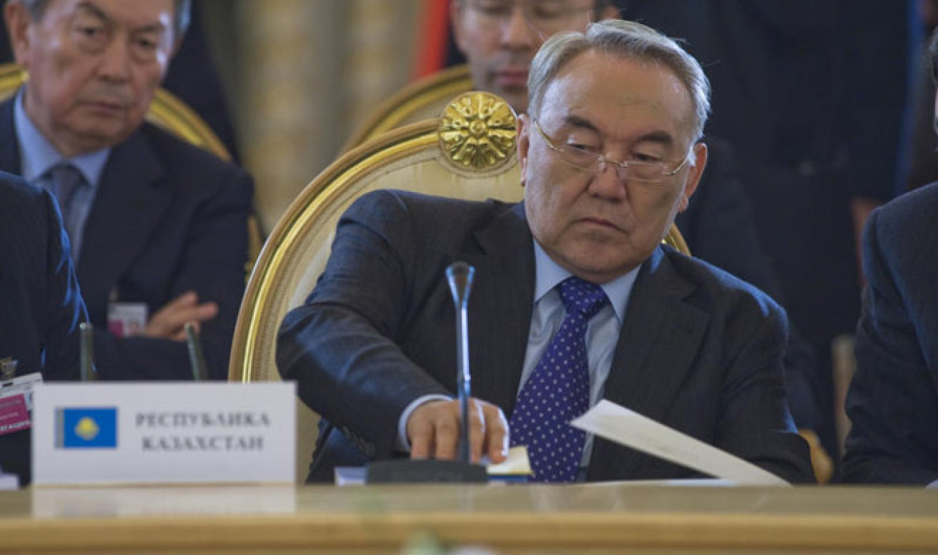 Kazakh Leader Nazarbayev Seeks Another Five Years in Early Election
