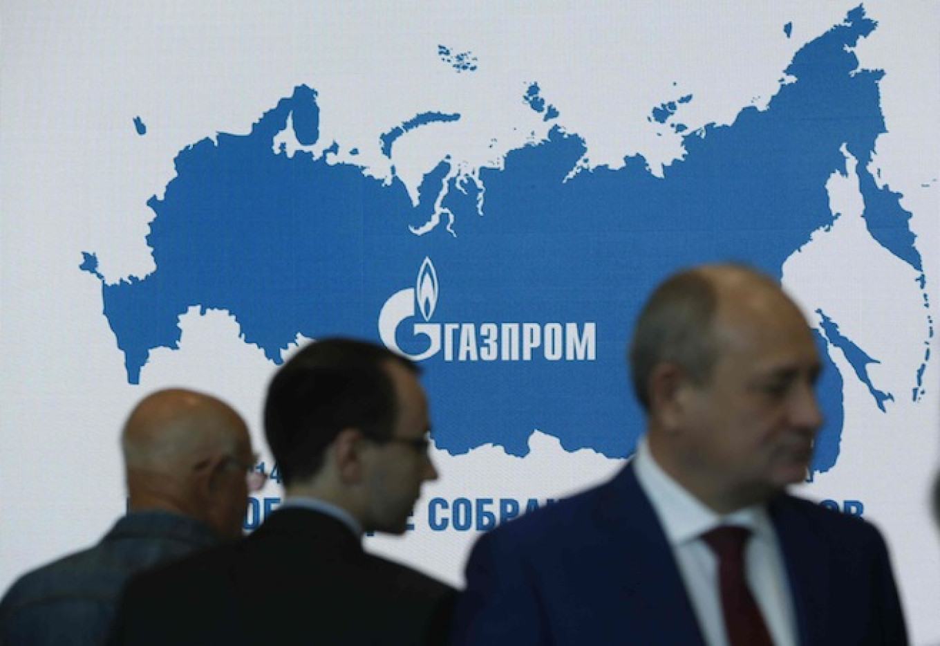 Putin Signs Order Challenging Gazprom Pipeline Monopoly, Report Says