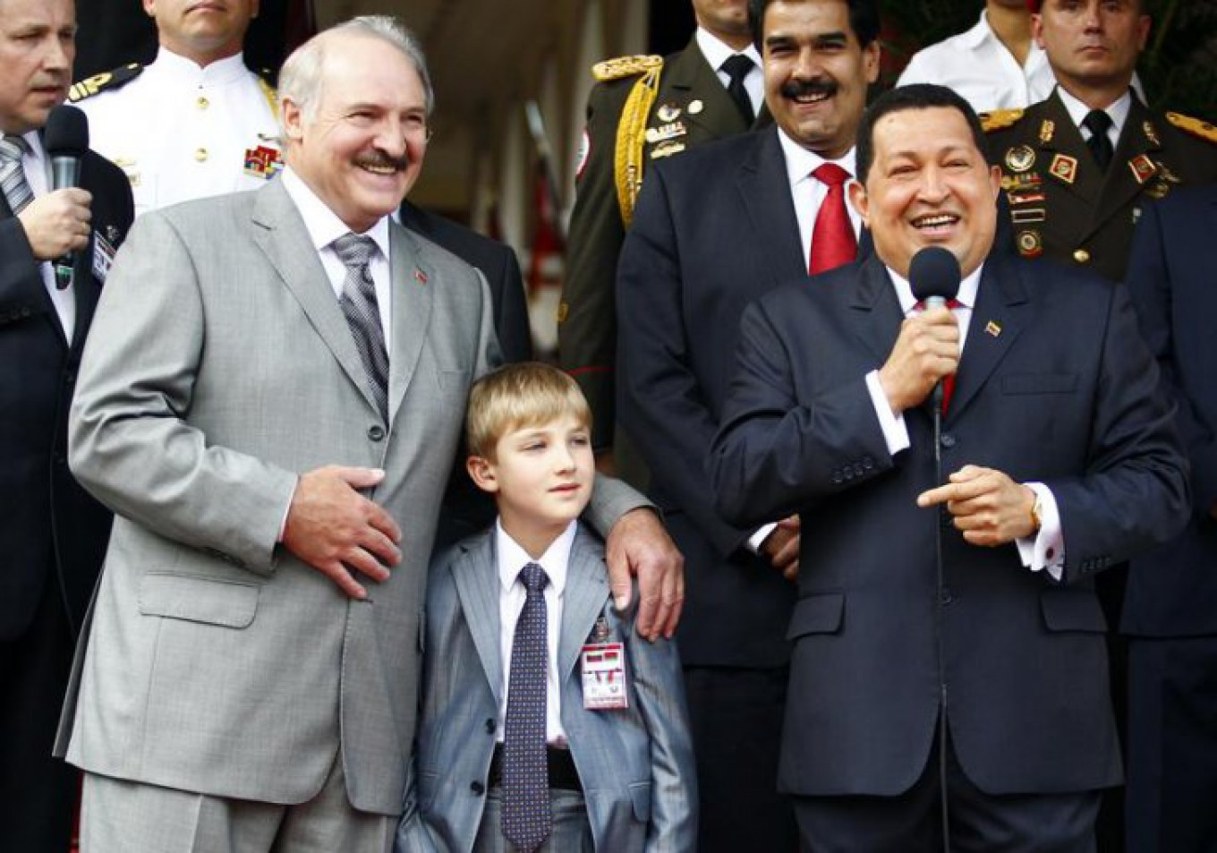 Дети лукашенко фото. Уго Чавес и Лукашенко. Дети Лукашенко президента. Сын Лукашенко.