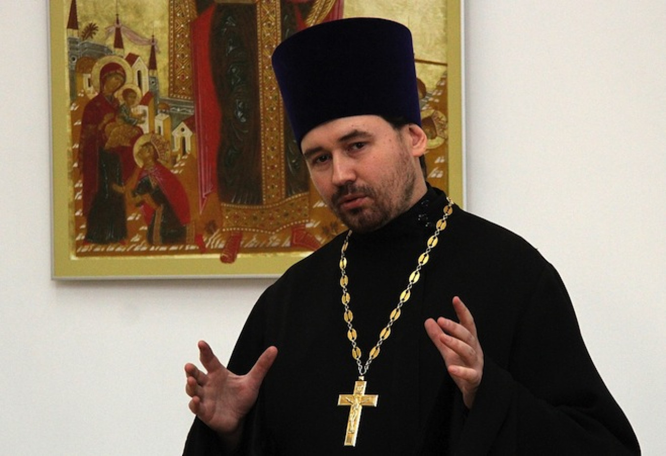 Russian Orthodox Church Suspends Priest for Blessing Ukraine-Bound Fighters