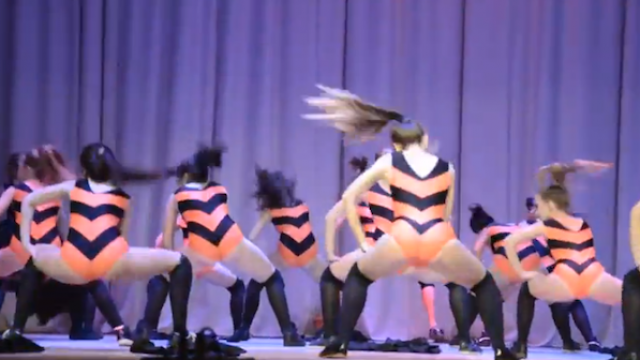 Twerking-bees-dance-russia-school.jpg